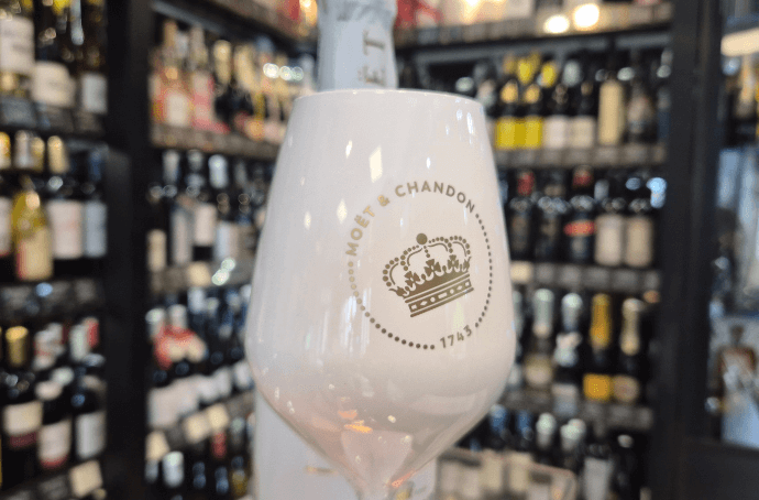 MOET & CHANDON ICE IMPERIAL DEMI SEC CHAMPAGNE 0.75L + GLASS DESIGNED FOR MOMENTS IN THE SUN